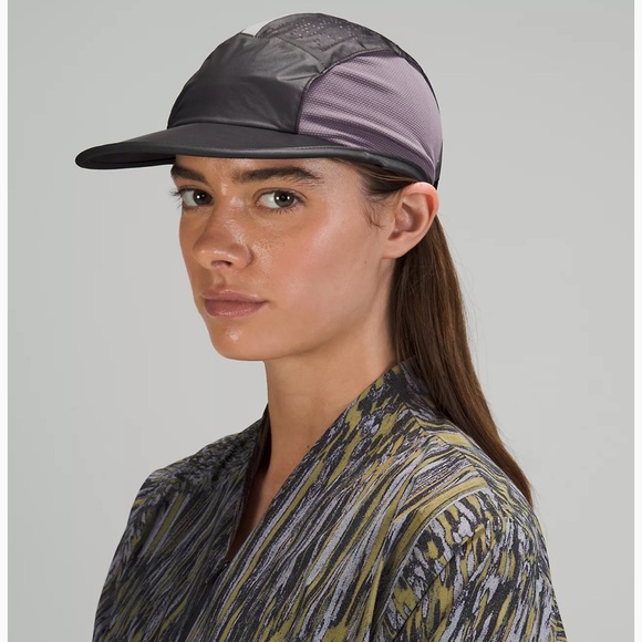 lululemon lab Perforated Run Hat Reflective - NWT - Picture 2 of 3